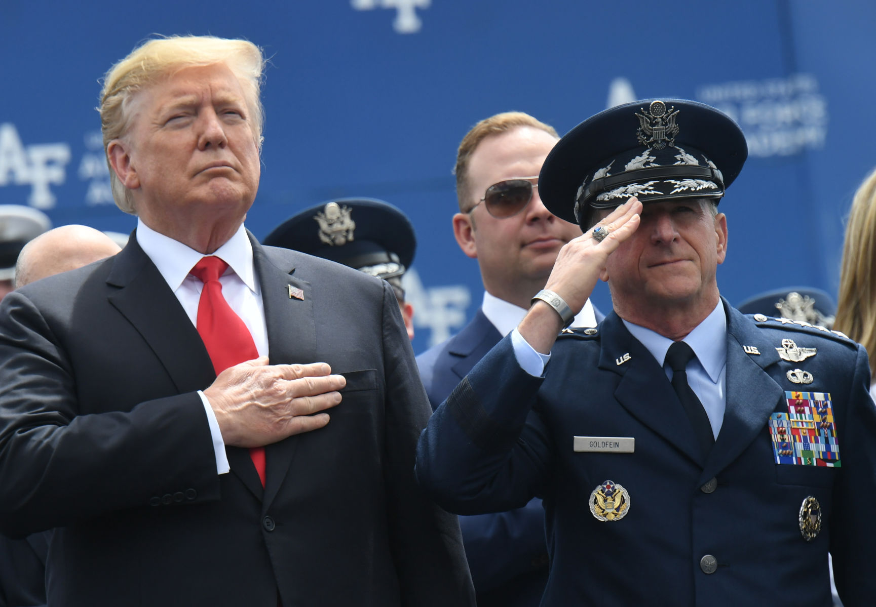 503119-news-arrival-president 1504 .jpg